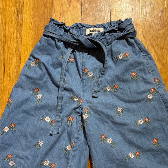 Mini Boden Floral Embroidered Blue Tie Waist Denim Culotte Pants - Picture 2 of 7